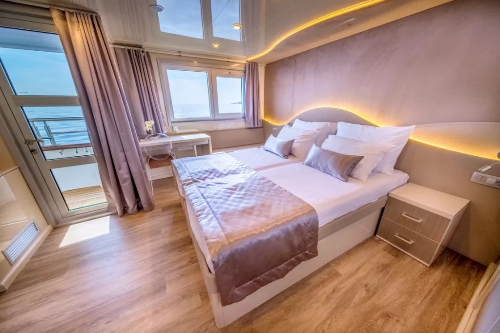 Balcony cabin aboard a Zantium small ship in Croatia